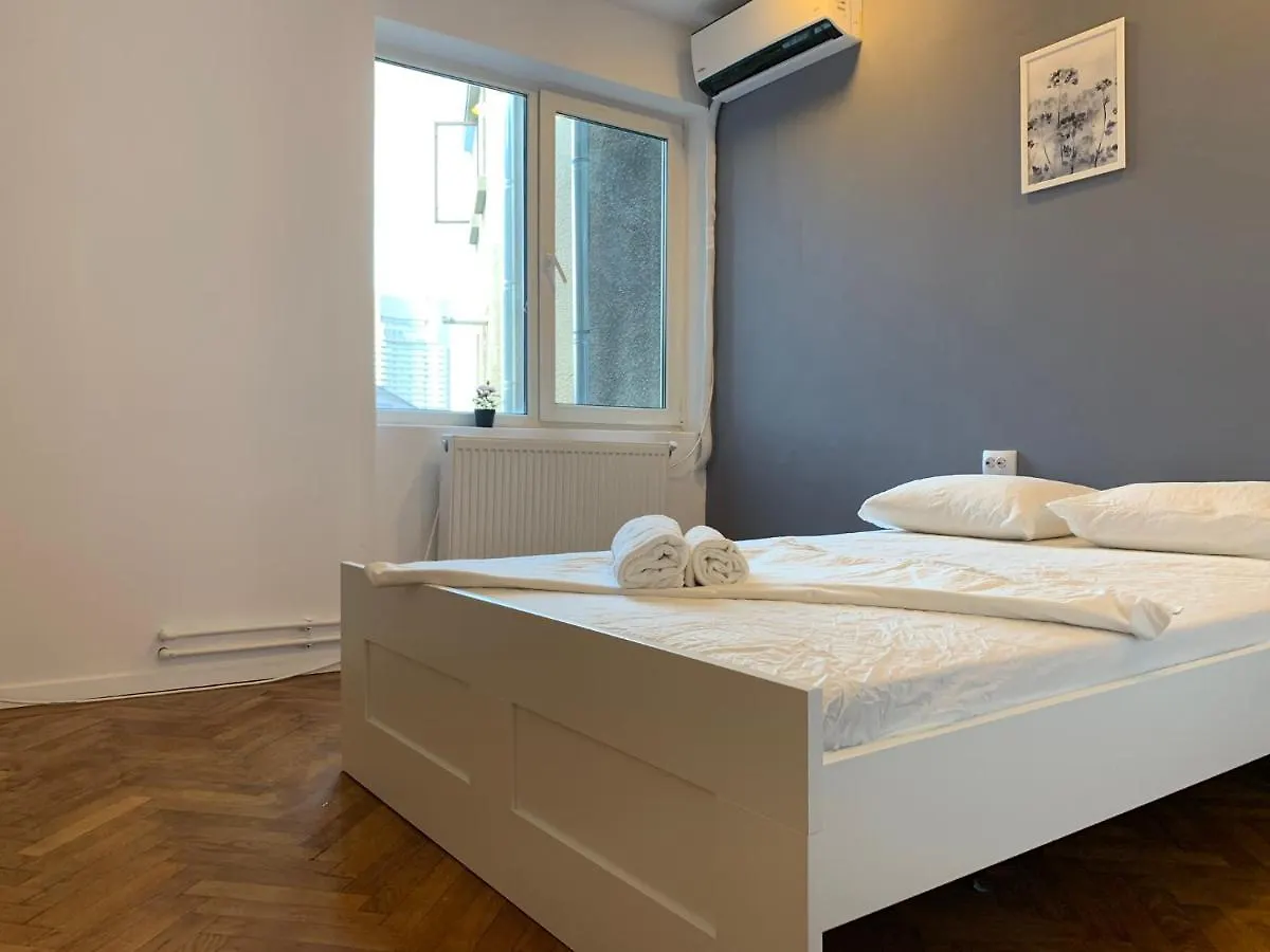 Urban Citylights Penthouse Daire Bükreş Romanya